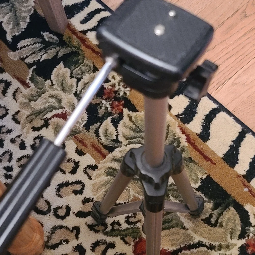 TRIPOD adjustable expandable No Brand
